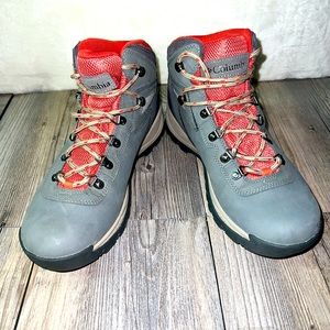 Columbia Women’s Newton Ridge Plus Grey Salmon Hiking Boots Size 10 Wide